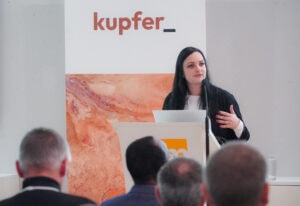 Vortrag Miriam Dürr zur „Herstellung von hochwärmeleitfähigen Kupferfolien unter der Einlagerung von Diamanten“